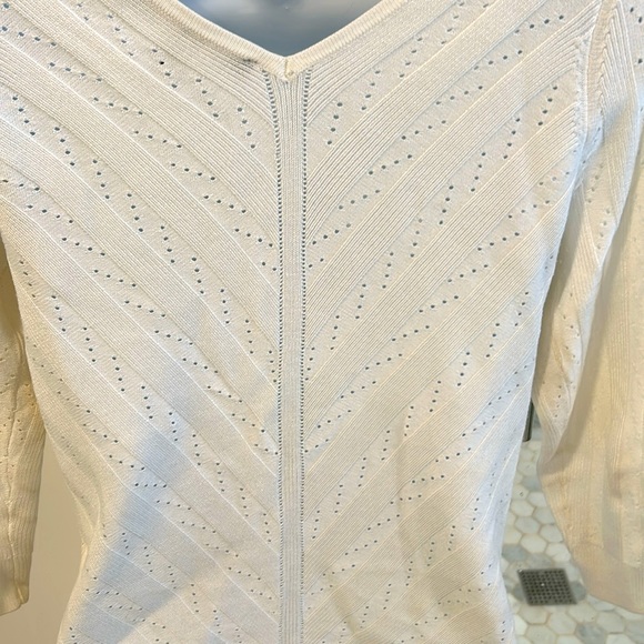 Beautiful and delicate WHBM pointelle sweater! - Picture 3 of 5
